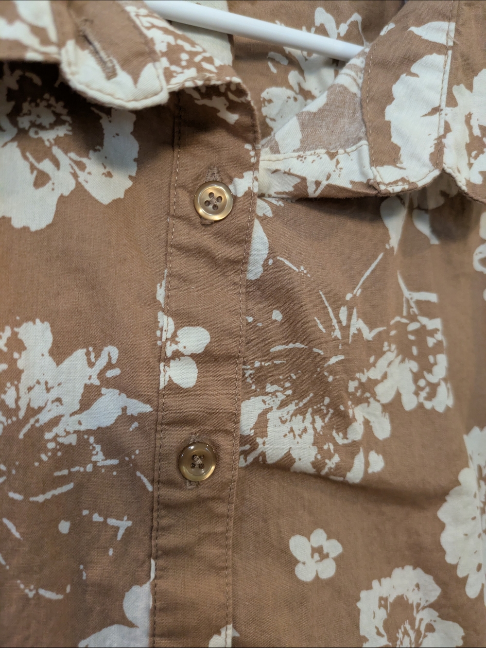 🔴 3/$15 Roaman's Tan and White Floral Button-Down Shirt - Picture 3 of 12